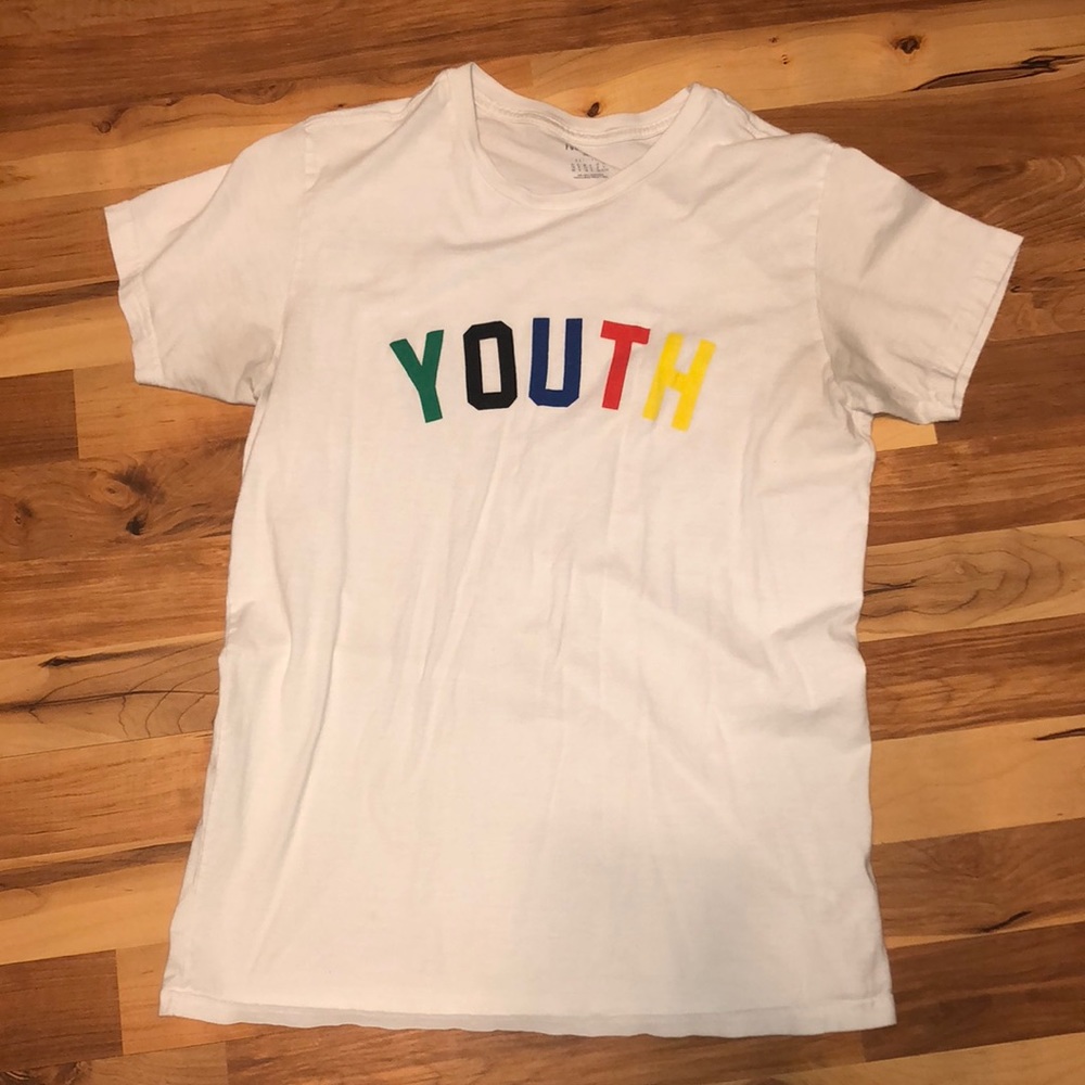 Y O U T H shirt forever 21